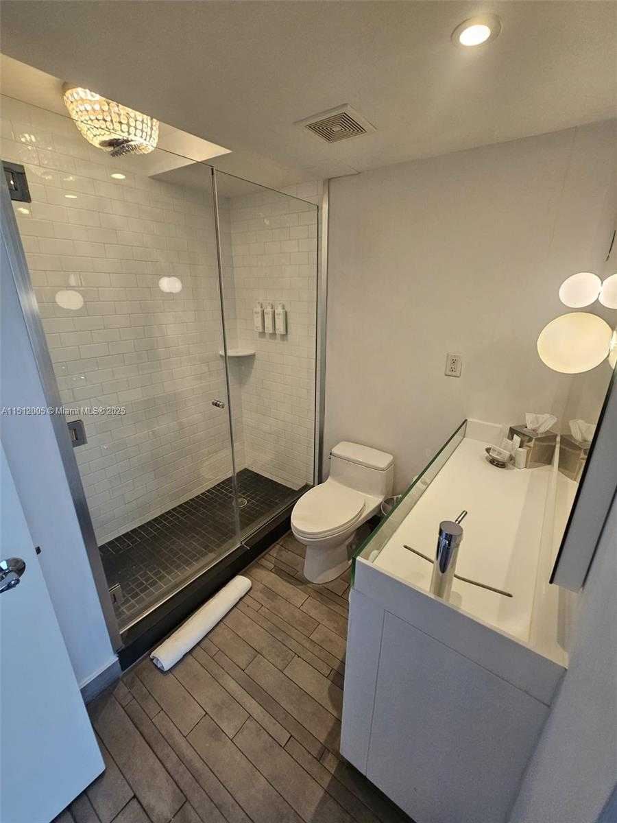Small Image of 1100 WEST AVE #509, Miami Beach Number 15