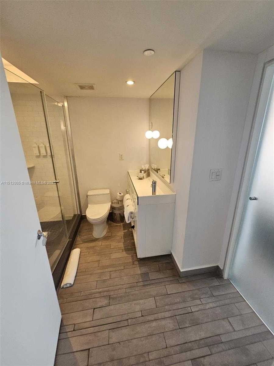 Small Image of 1100 WEST AVE #509, Miami Beach Number 17