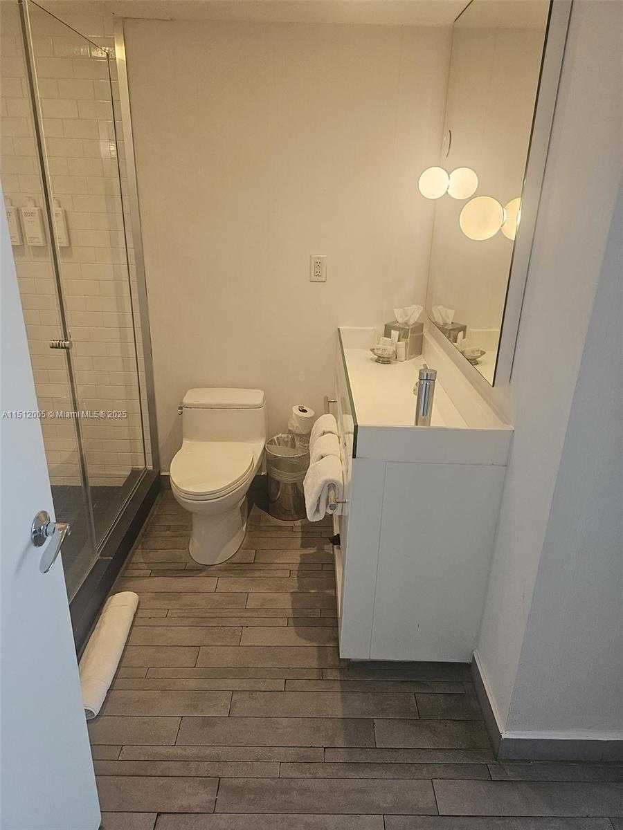 Small Image of 1100 WEST AVE #509, Miami Beach Number 19
