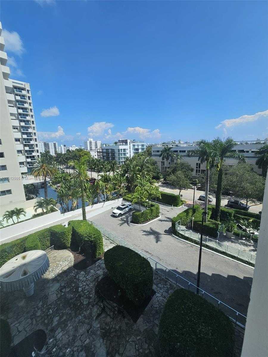 Small Image of 1100 WEST AVE #509, Miami Beach Number 3