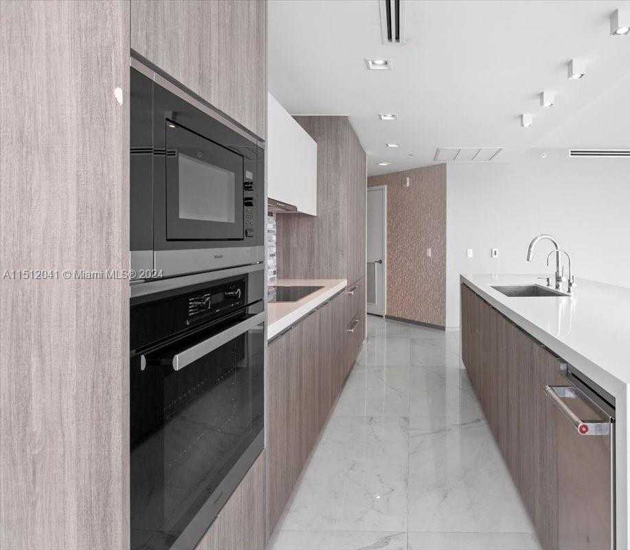 Small Image of 2900 NORTH EAST 7TH AVE #3707, Miami Number 24
