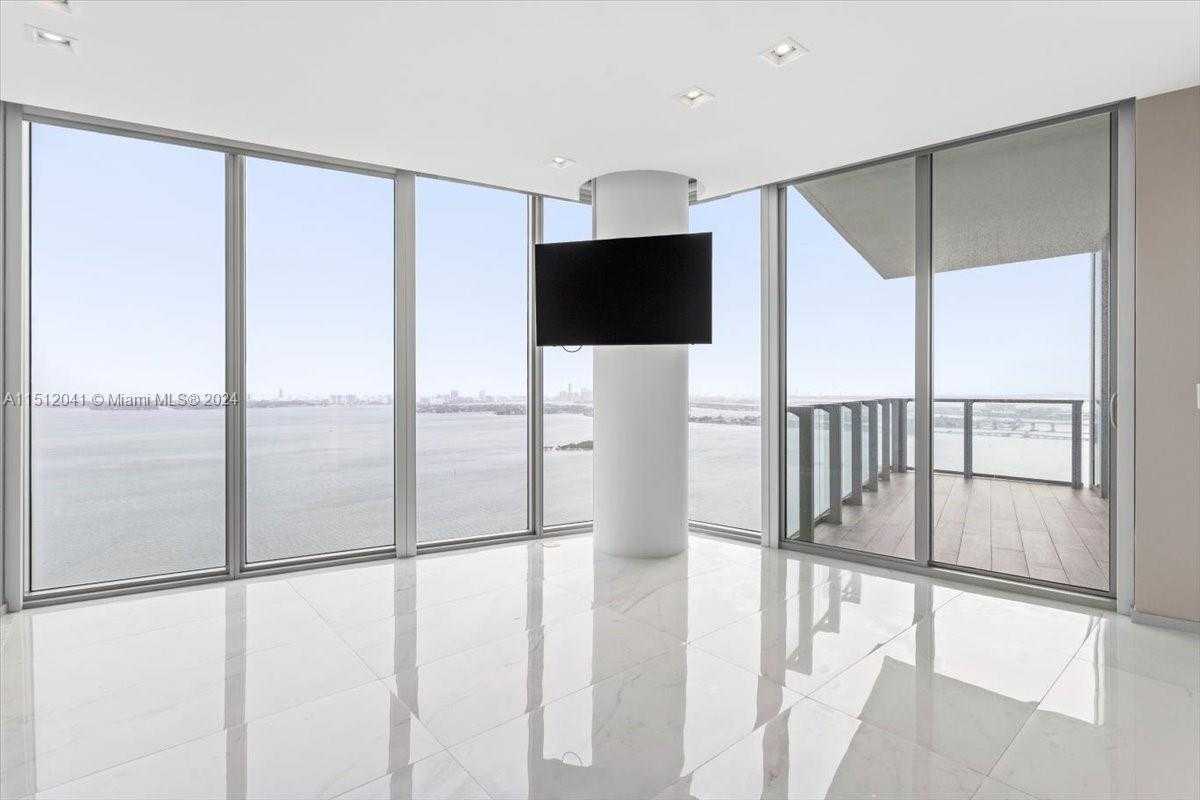 Small Image of 2900 NORTH EAST 7TH AVE #3707, Miami Number 9