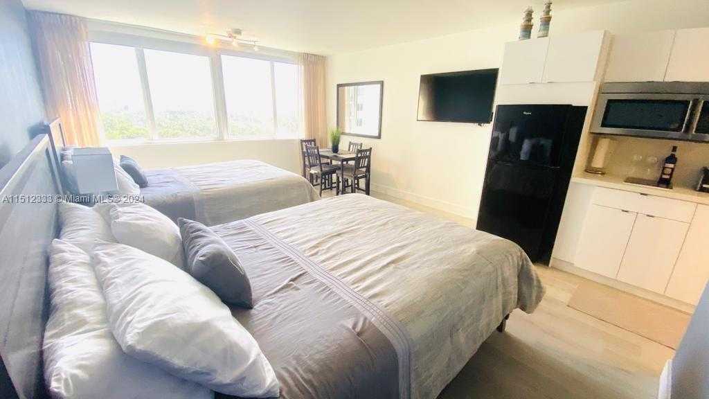 Small Image of 19201 COLLINS AVE #742, Sunny Isles Beach Number 3
