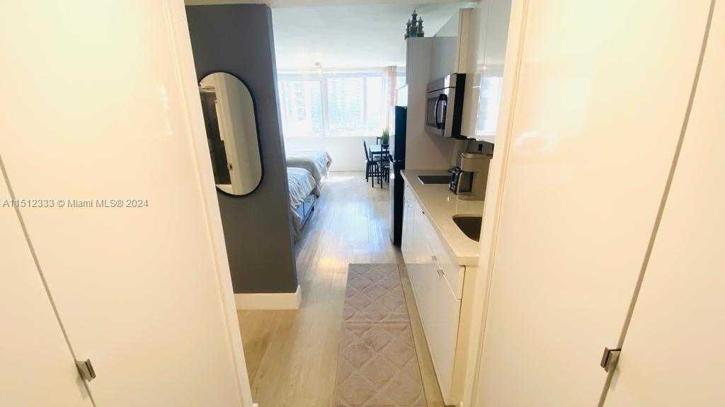 Small Image of 19201 COLLINS AVE #742, Sunny Isles Beach Number 4