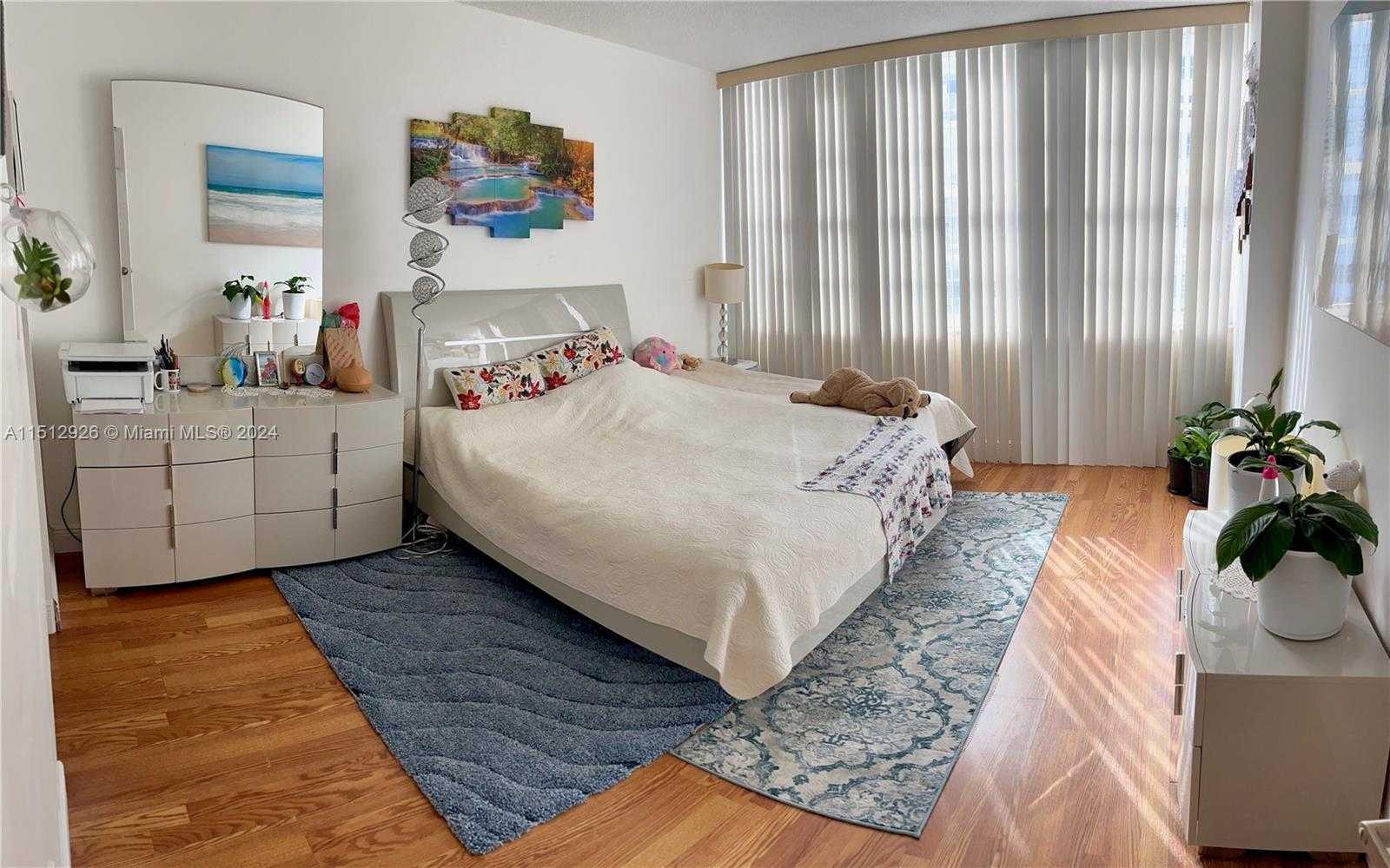 Small Image of 18051 BISCAYNE BLVD #903, Aventura Number 13