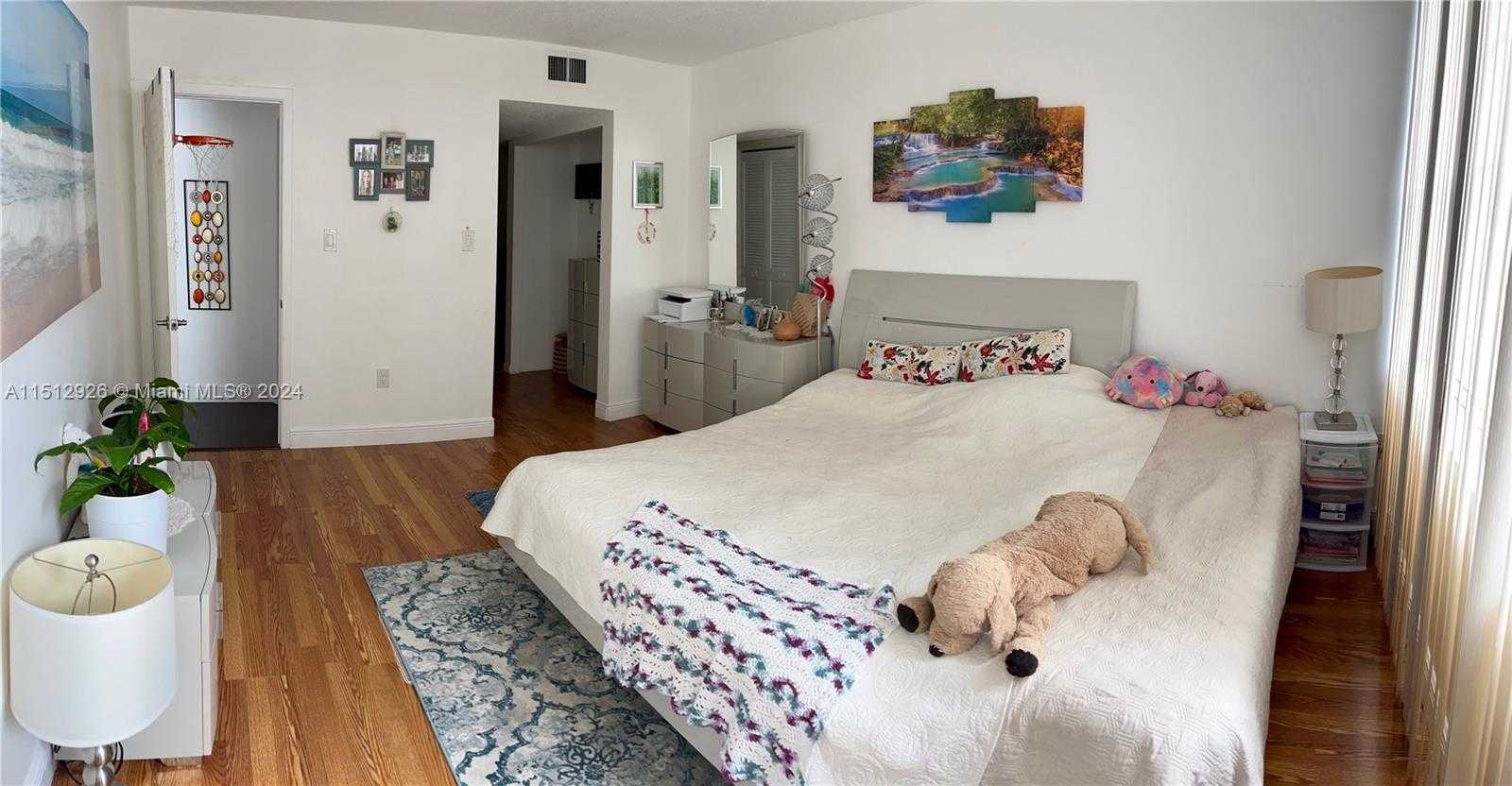 Small Image of 18051 BISCAYNE BLVD #903, Aventura Number 14