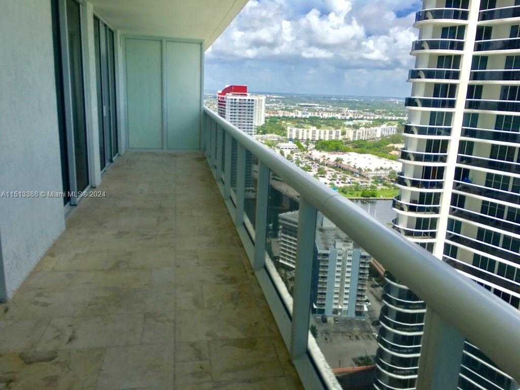 Small Image of 1830 S Ocean Dr, Hallandale Beach, FL 33009, USA Number 2