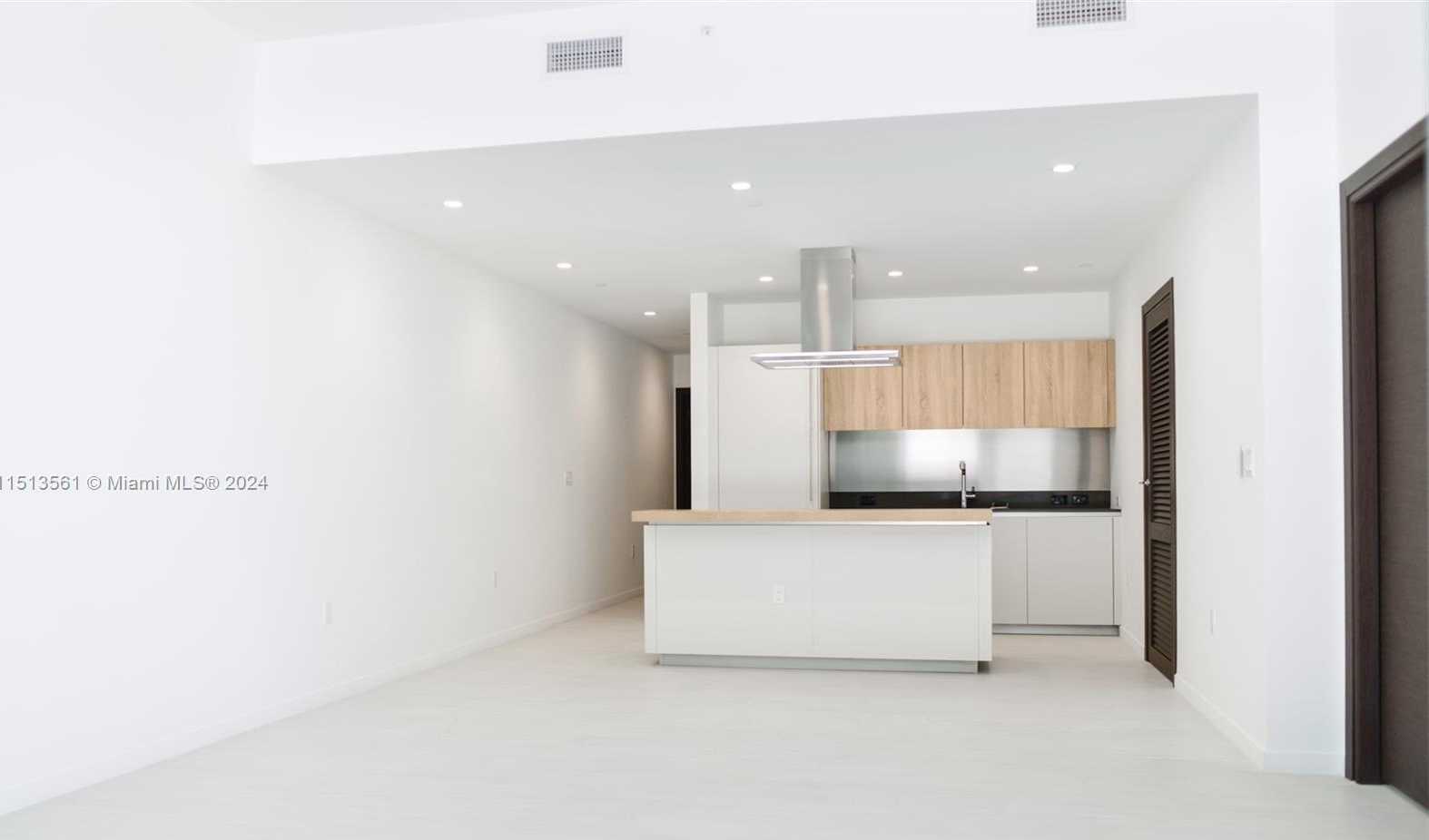 Small Image of 1000 BRICKELL PLAZA #1807, Miami Number 3