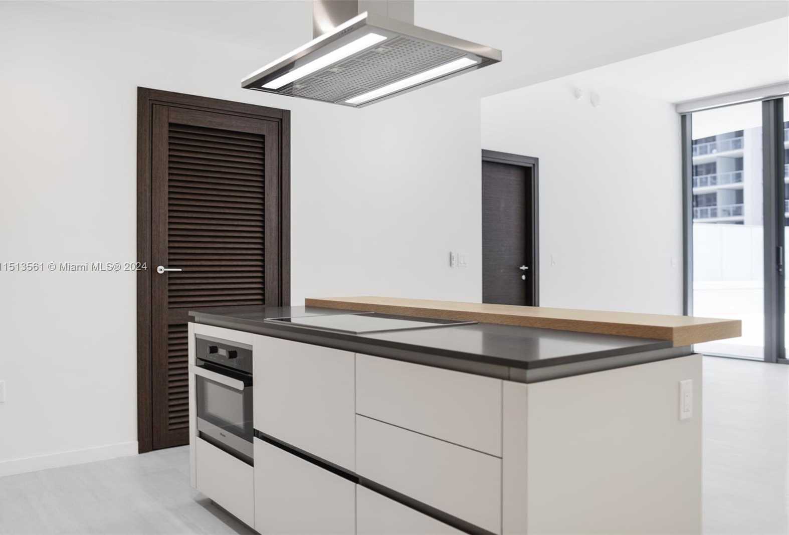 Small Image of 1000 BRICKELL PLAZA #1807, Miami Number 4