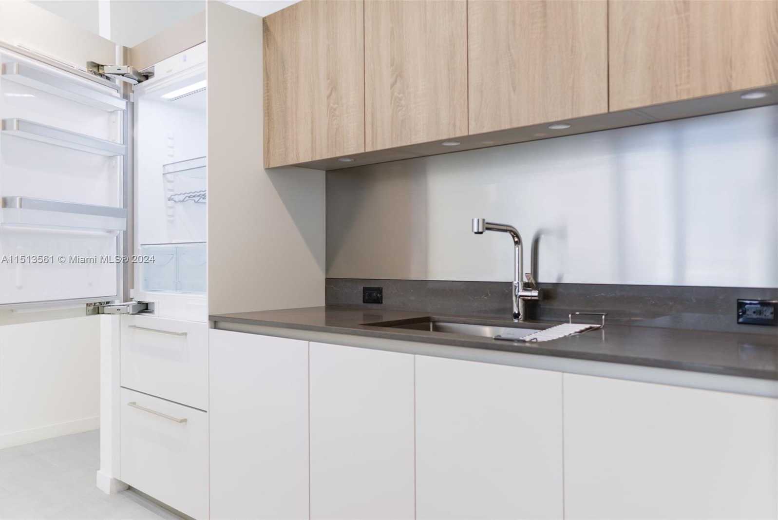 Small Image of 1000 BRICKELL PLAZA #1807, Miami Number 6