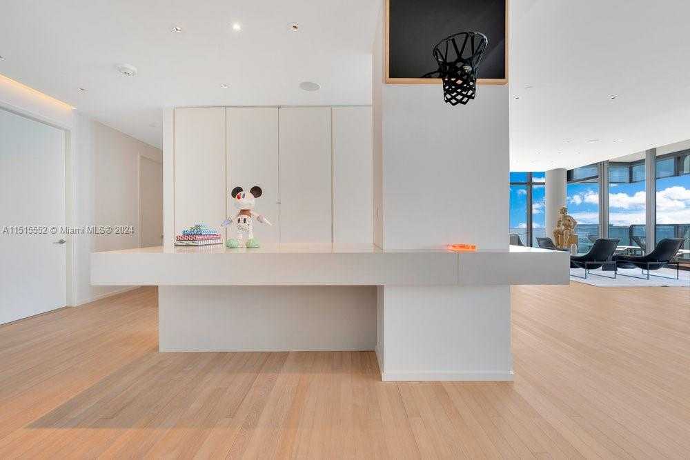 Small Image of 2901 COLLINS AVE #1501, Miami Beach Number 24