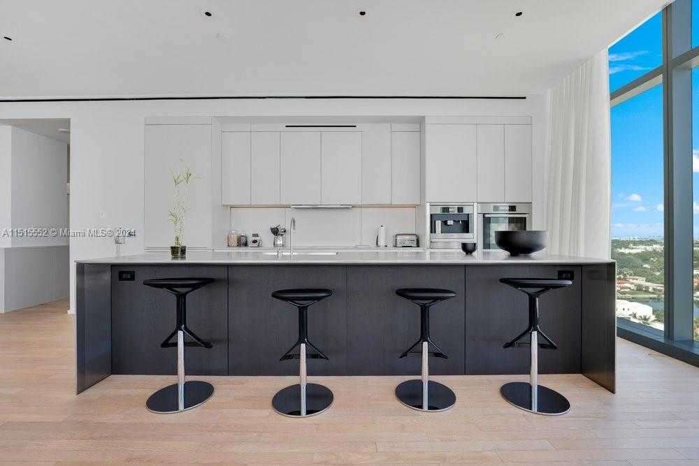 Small Image of 2901 COLLINS AVE #1501, Miami Beach Number 31