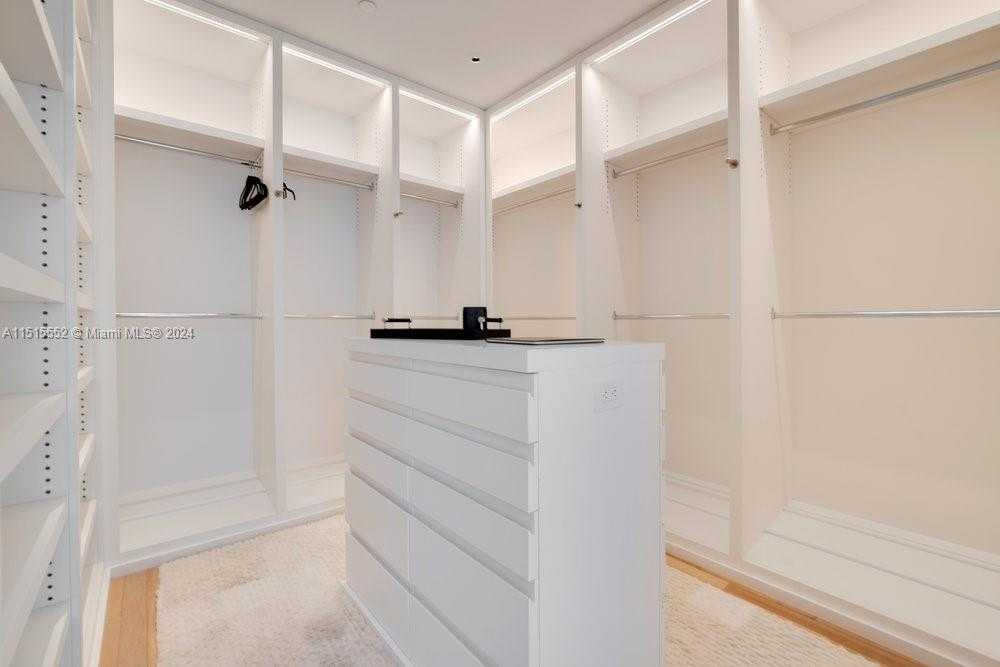 Small Image of 2901 COLLINS AVE #1501, Miami Beach Number 35