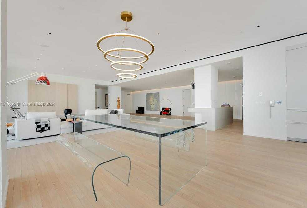Small Image of 2901 COLLINS AVE #1501, Miami Beach Number 4