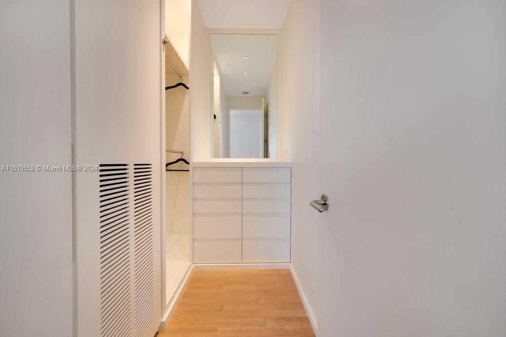 Small Image of 2901 COLLINS AVE #1501, Miami Beach Number 48