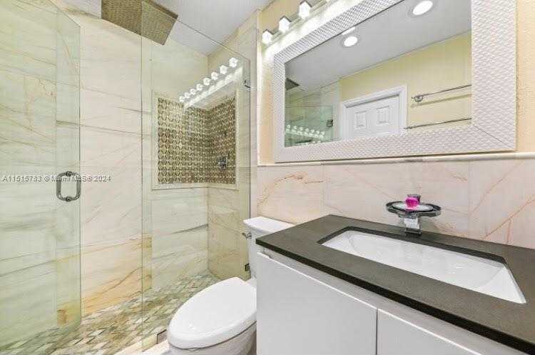 Small Image of 390 TILFORD R #R 390, Deerfield Beach Number 4