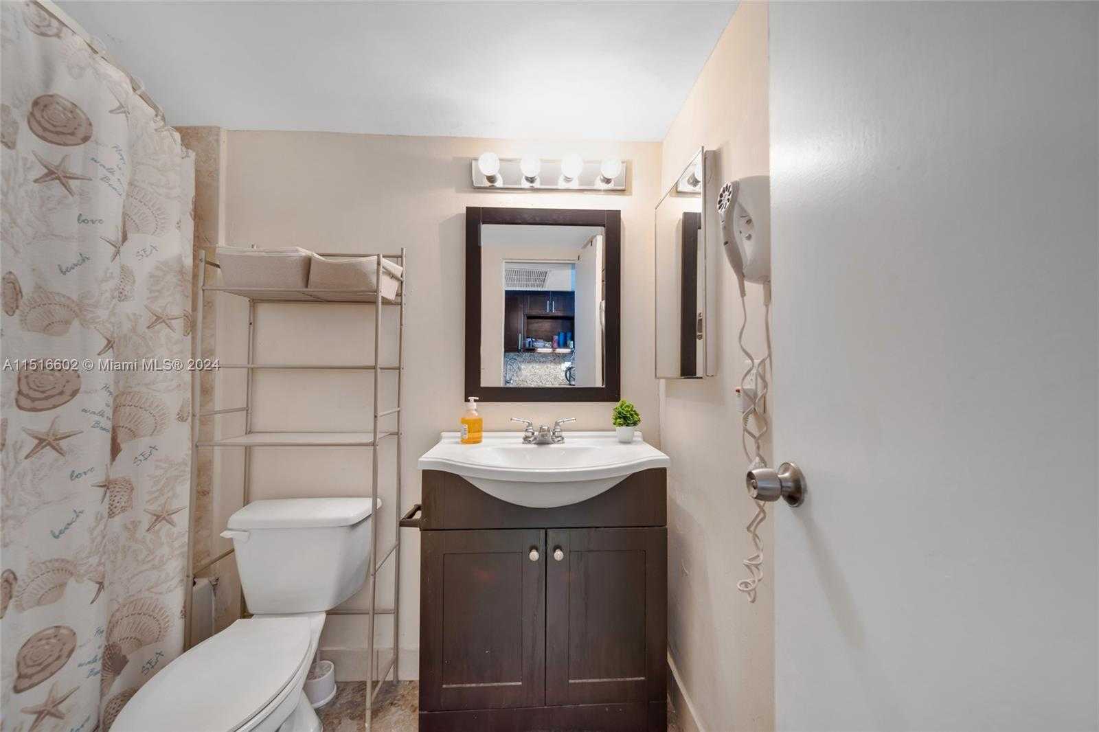 Small Image of 19201 NORTH COLLINS AVE #1117, Sunny Isles Beach Number 16