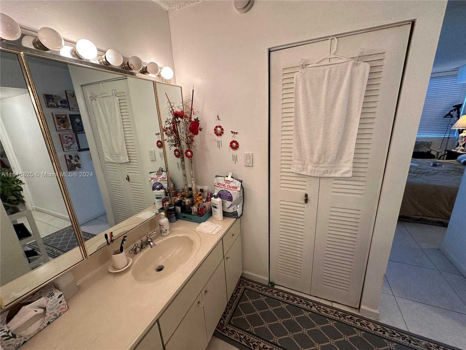 Small Image of 7135 COLLINS AVE #1721, Miami Beach Number 15