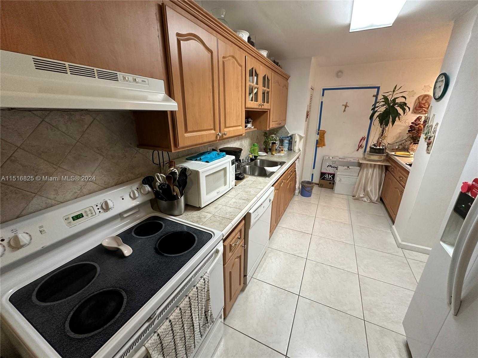 Small Image of 7135 COLLINS AVE #1721, Miami Beach Number 2