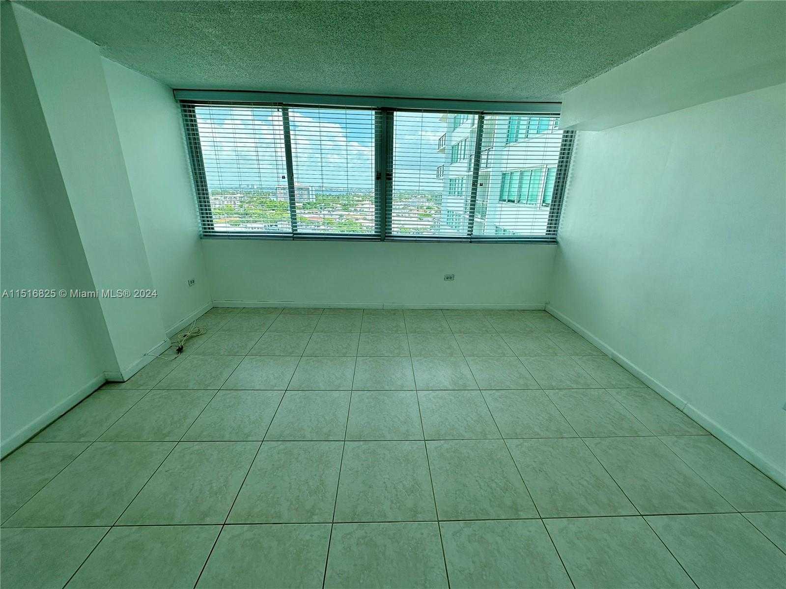 Small Image of 7135 COLLINS AVE #1721, Miami Beach Number 21