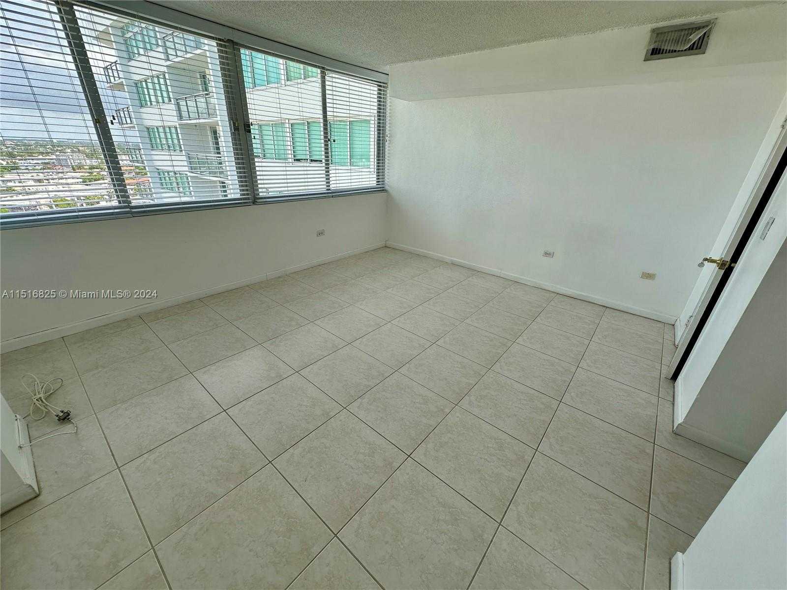 Small Image of 7135 COLLINS AVE #1721, Miami Beach Number 22
