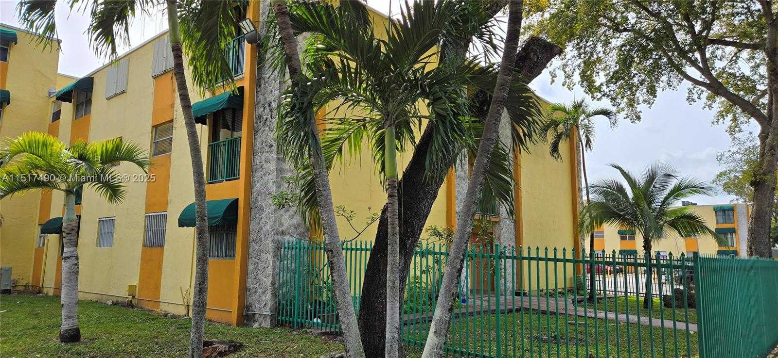Small Image of 606 WEST 81ST ST #117, Hialeah Number 2