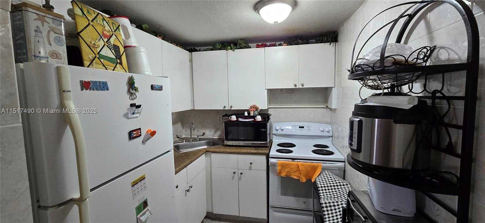 Small Image of 606 WEST 81ST ST #117, Hialeah Number 5