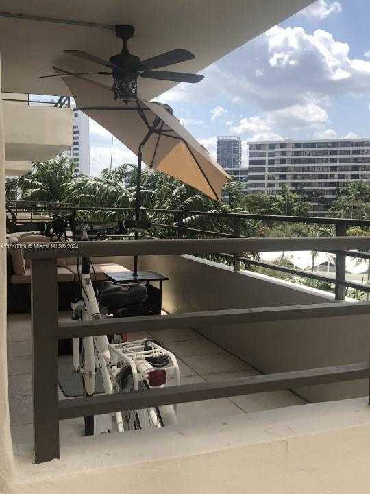 Small Image of 2500 PARKVIEW DR #618, Hallandale Beach Number 18