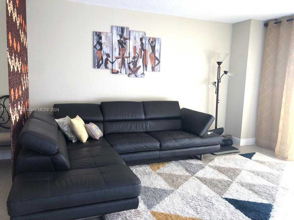 Small Image of 2500 PARKVIEW DR #618, Hallandale Beach Number 4