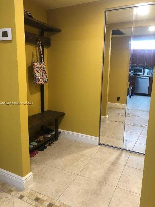 Small Image of 2500 PARKVIEW DR #618, Hallandale Beach Number 6