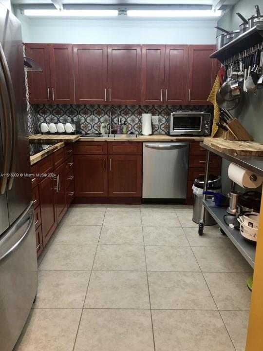 Small Image of 2500 PARKVIEW DR #618, Hallandale Beach Number 7