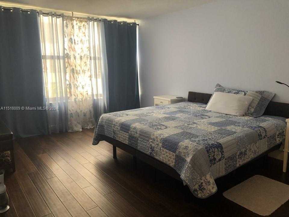 Small Image of 2500 PARKVIEW DR #618, Hallandale Beach Number 9