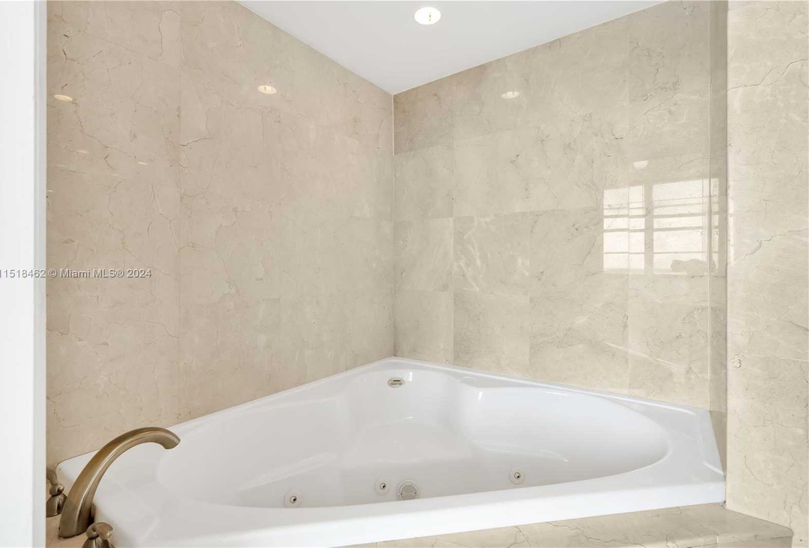 Small Image of 905 BRICKELL BAY DR #2028, Miami Number 50