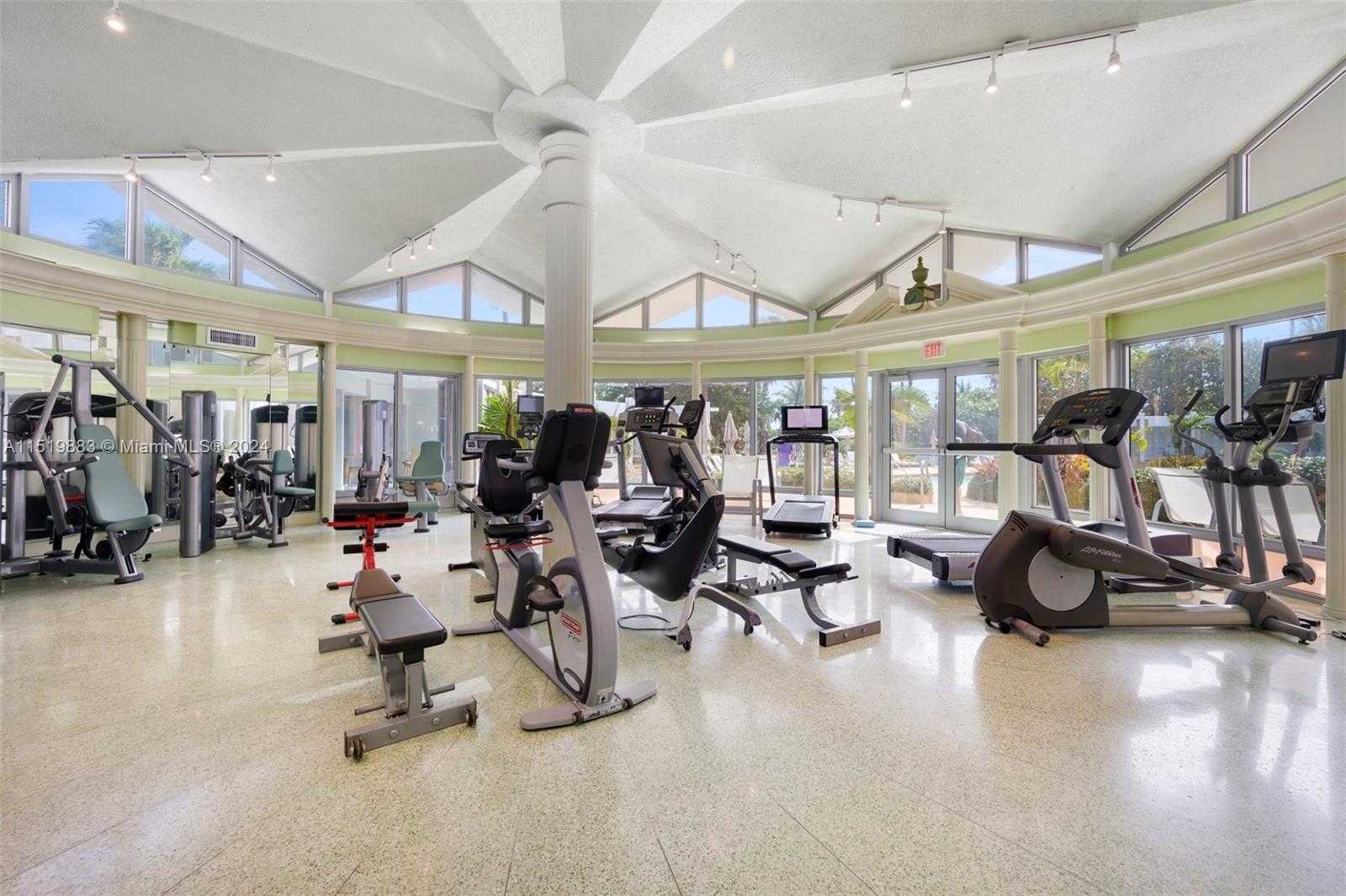 Small Image of 5055 COLLINS AVE #5A, Miami Beach Number 15