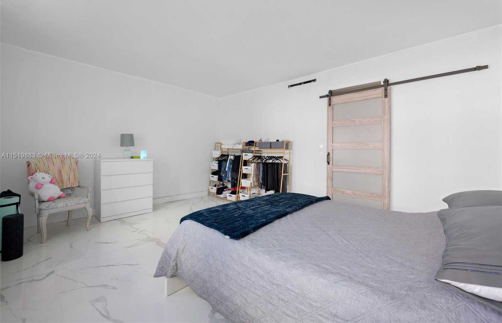 Small Image of 5055 COLLINS AVE #5A, Miami Beach Number 17