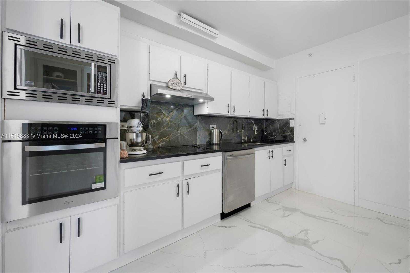 Small Image of 5055 COLLINS AVE #5A, Miami Beach Number 23