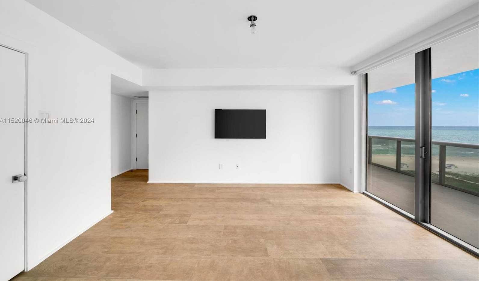Small Image of 5875 COLLINS AVE #1102, Miami Beach Number 14