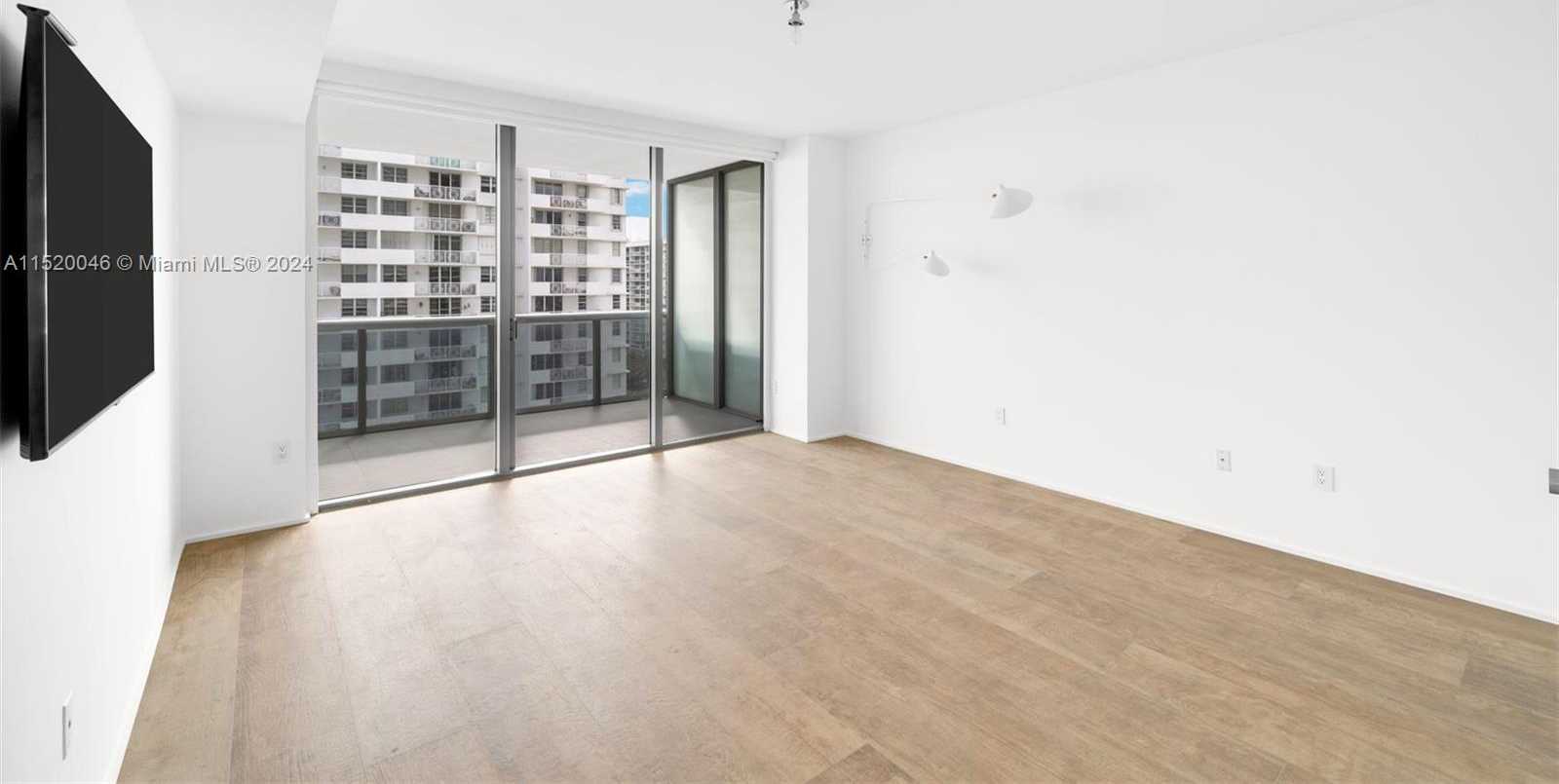 Small Image of 5875 COLLINS AVE #1102, Miami Beach Number 15