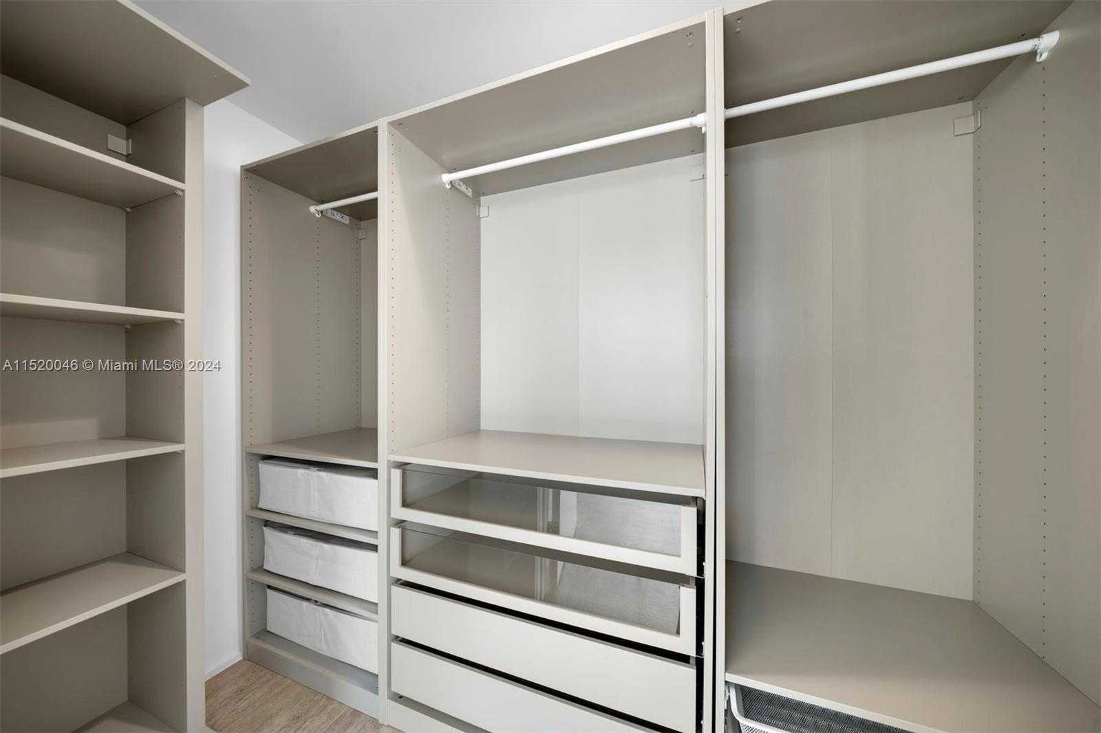 Small Image of 5875 COLLINS AVE #1102, Miami Beach Number 16