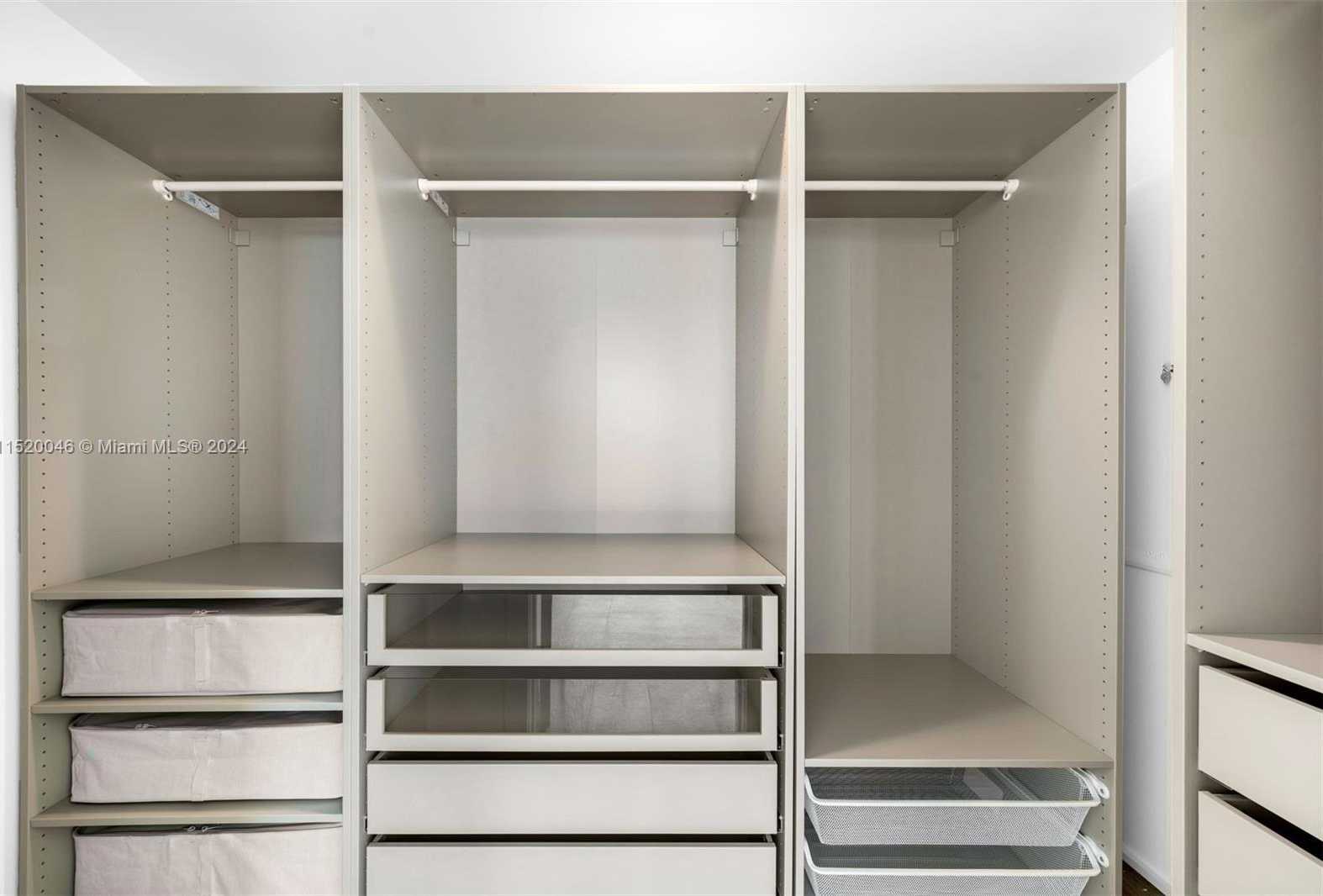 Small Image of 5875 COLLINS AVE #1102, Miami Beach Number 17
