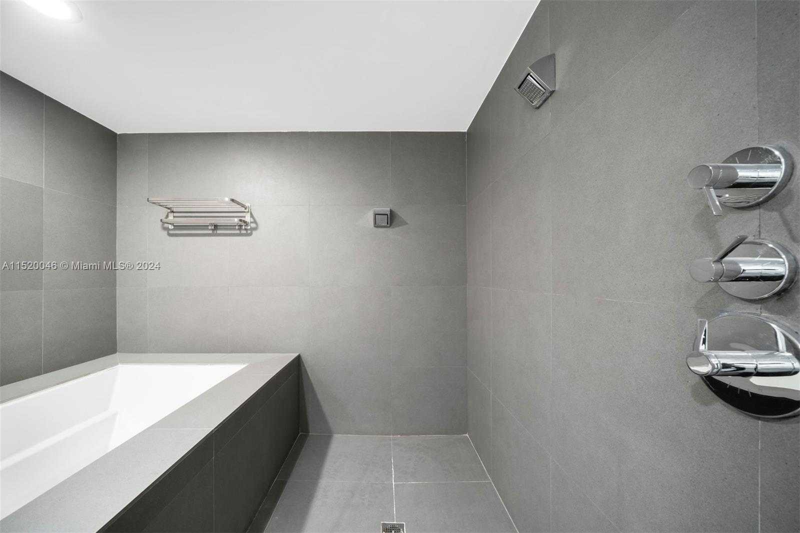 Small Image of 5875 COLLINS AVE #1102, Miami Beach Number 20