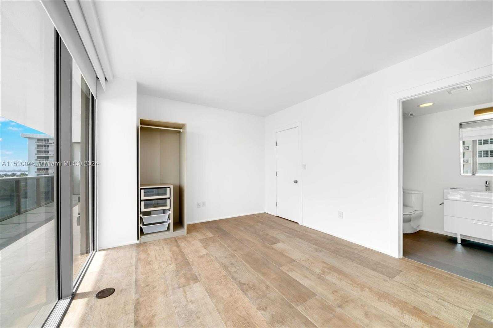 Small Image of 5875 COLLINS AVE #1102, Miami Beach Number 22