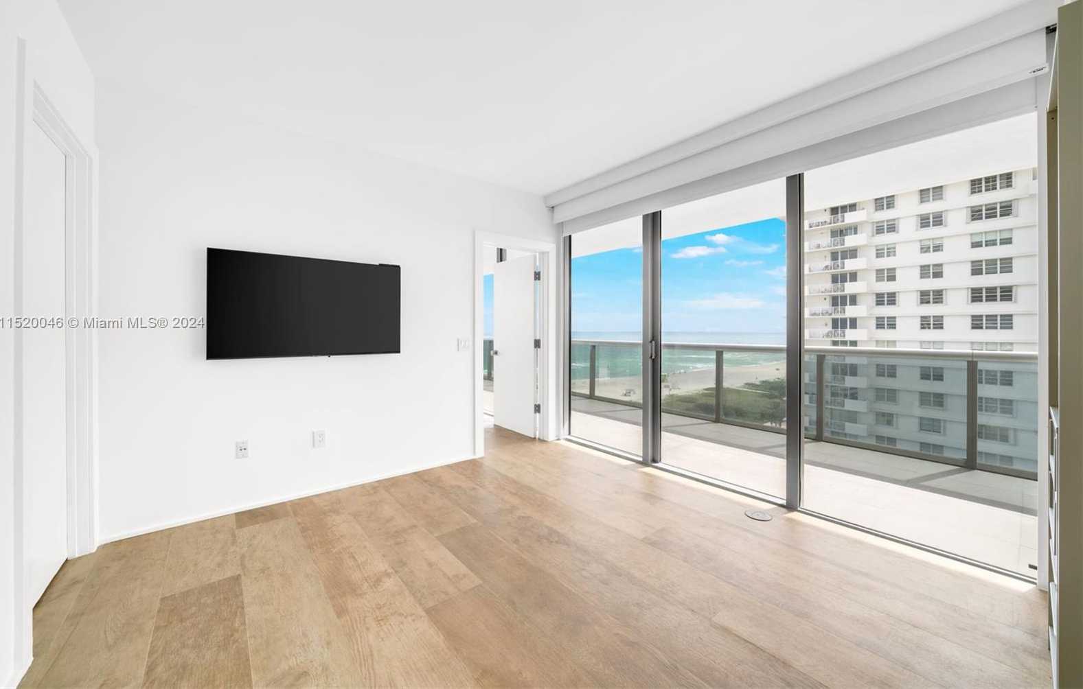 Small Image of 5875 COLLINS AVE #1102, Miami Beach Number 23