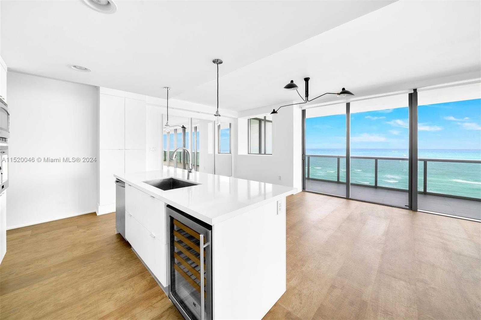 Small Image of 5875 COLLINS AVE #1102, Miami Beach Number 7