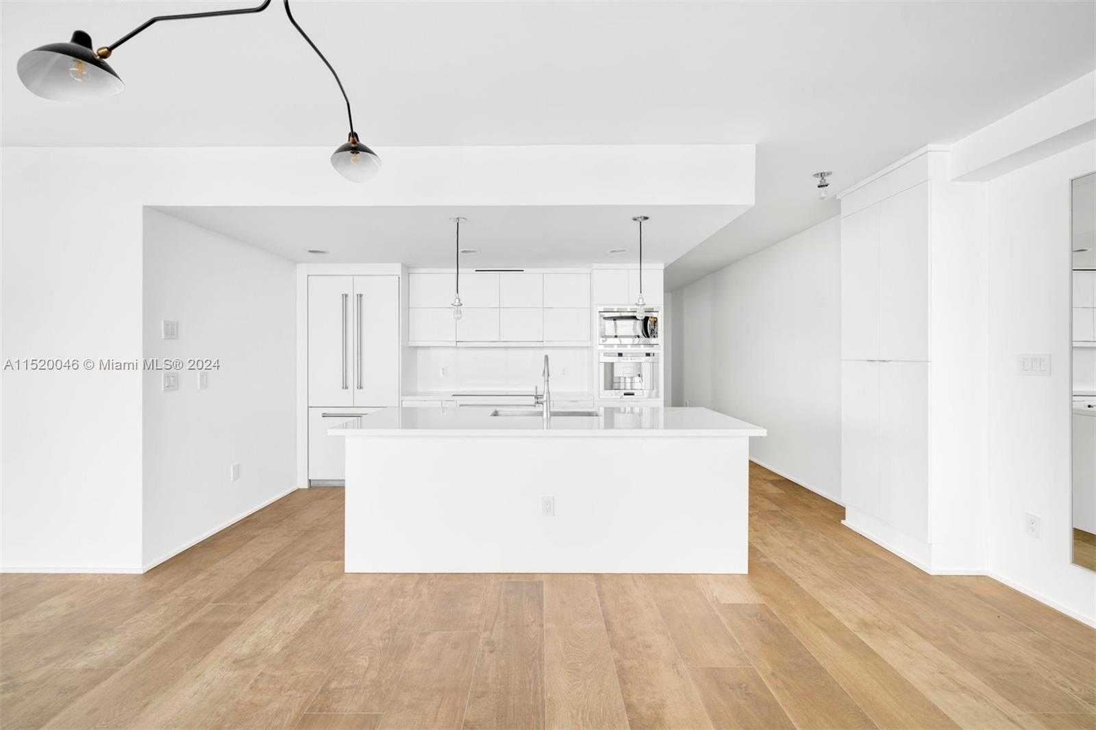 Small Image of 5875 COLLINS AVE #1102, Miami Beach Number 9