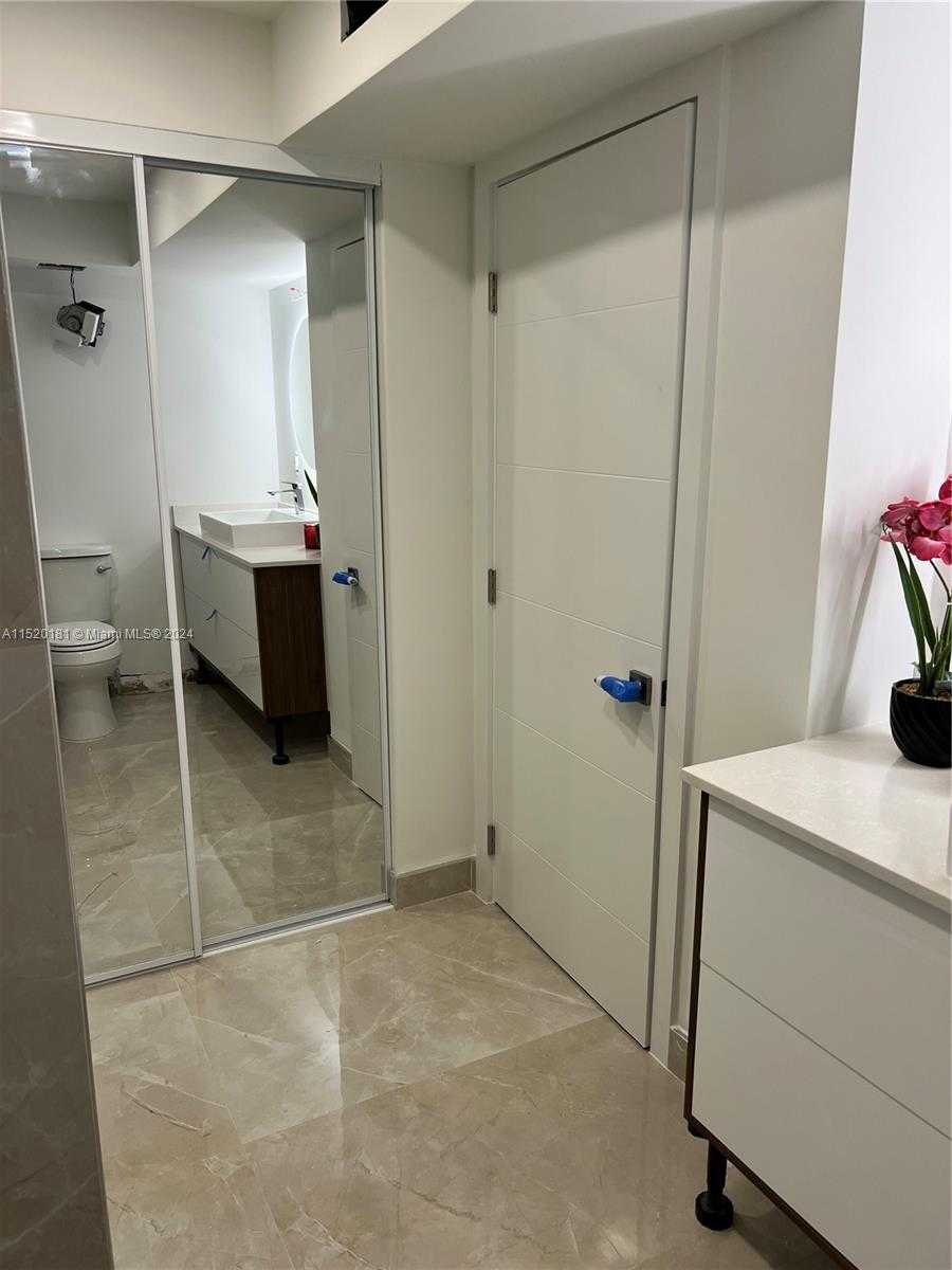 Small Image of 231 #1203, Sunny Isles Beach Number 16