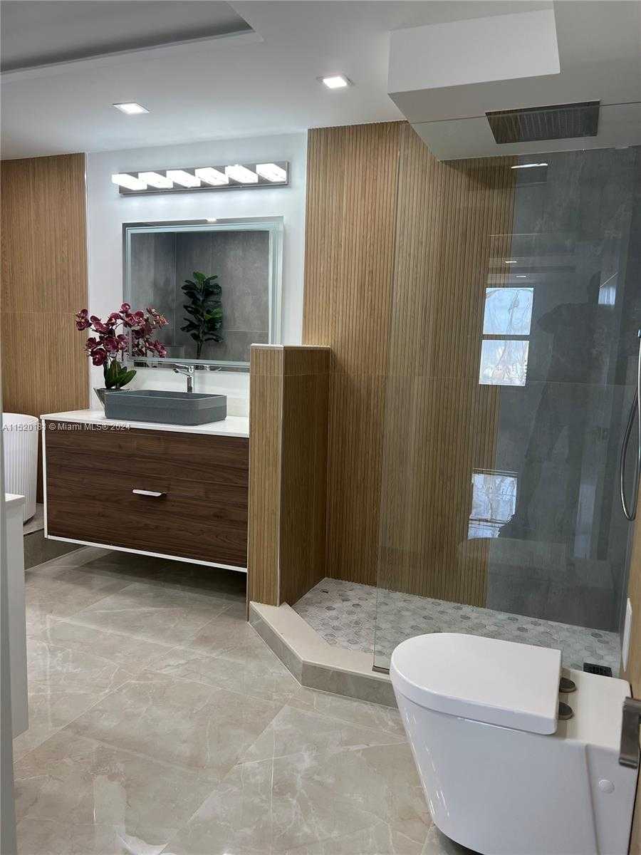 Small Image of 231 #1203, Sunny Isles Beach Number 17