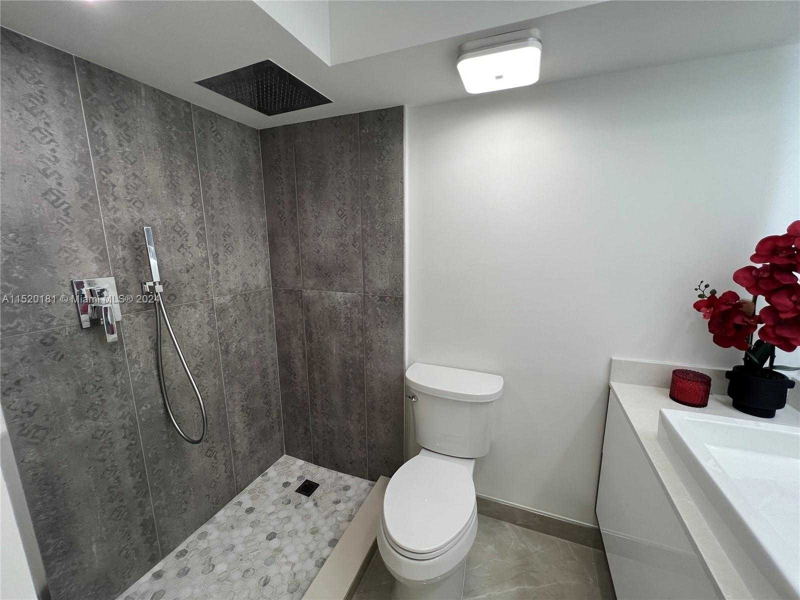 Small Image of 231 #1203, Sunny Isles Beach Number 8