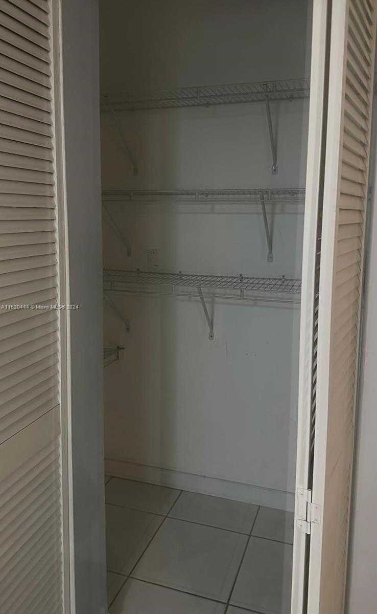 Small Image of 16909 NORTH BAY RD #1009, Sunny Isles Beach Number 14