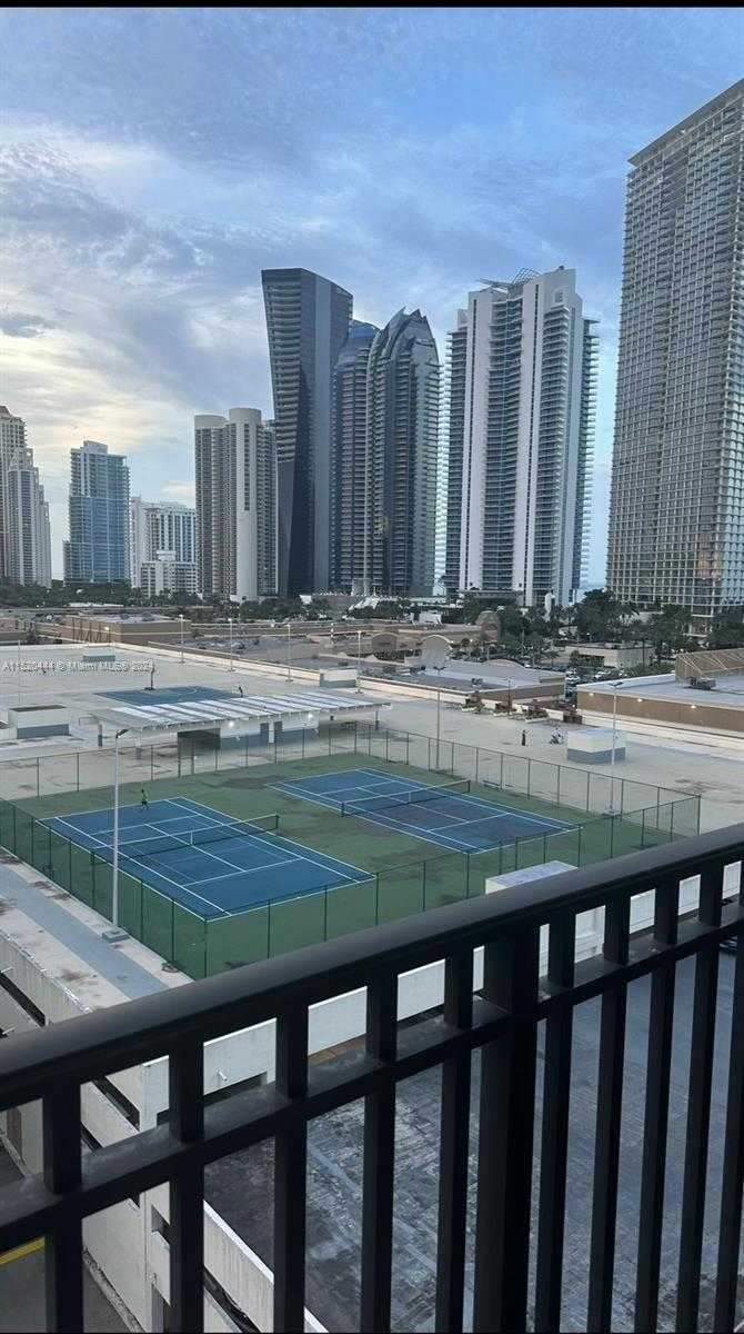 Small Image of 16909 NORTH BAY RD #1009, Sunny Isles Beach Number 5